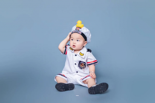 崇左宝宝老摇头怎么回事